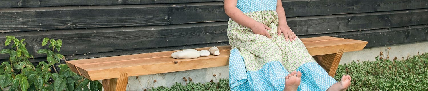 Flot bænk af kun én planke